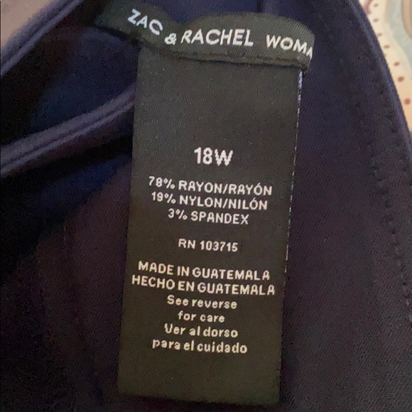 Navy blue crop pants. - Picture 4 of 4